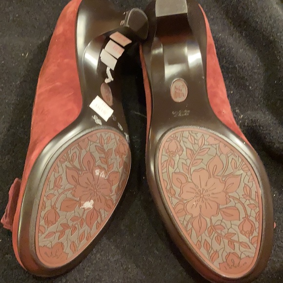 Heels - Picture 5 of 6